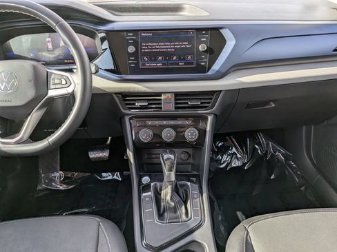 Certified 2023 Volkswagen Taos SE FWD image 14