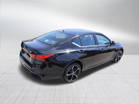 Used 2025 Nissan Altima 2.5 SR AWD/4WD image 8
