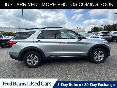 Used 2023 Ford Explorer XLT w/ Equipment Group 202A AWD/4WD image 10
