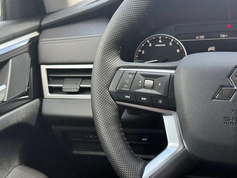 New 2026 Mitsubishi Outlander AWD image 10