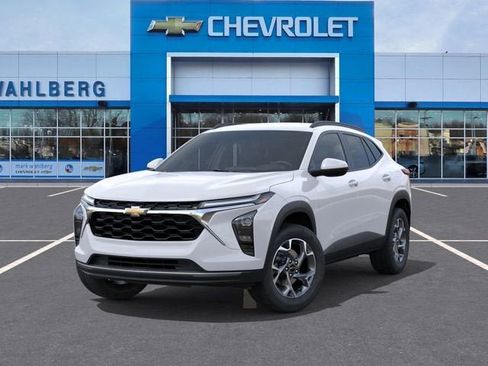 New 2026 Chevrolet Trax LT w/ Driver Confidence Package image 6