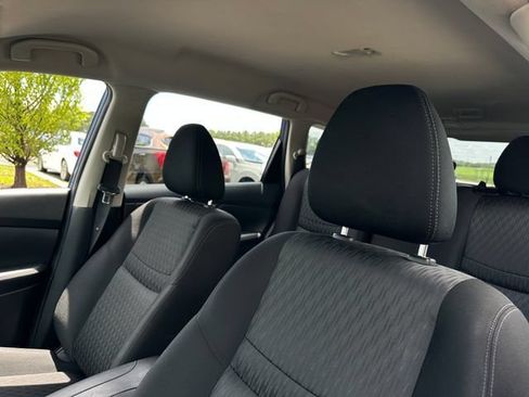 Used 2020 Nissan Rogue SV w/ Premium Package FWD image 12