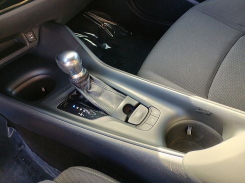 Used 2018 Toyota C-HR XLE image 29