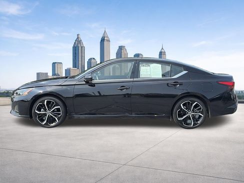 Certified 2025 Nissan Altima 2.5 SR w/ SR Premium Package FWD image 2