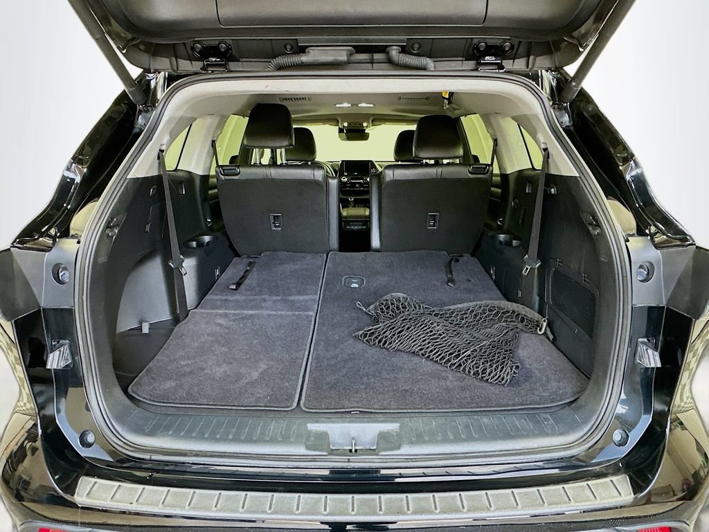 Used 2024 Toyota Highlander XLE FWD image 26