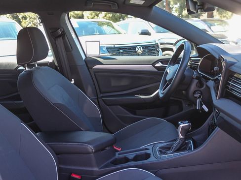 Used 2025 Volkswagen Jetta Sport image 17