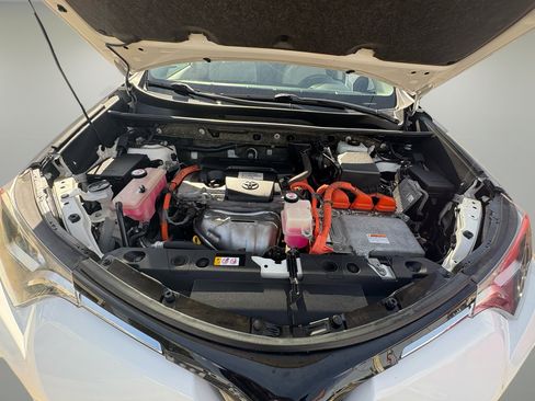 Used 2018 Toyota RAV4 LE Plus image 43