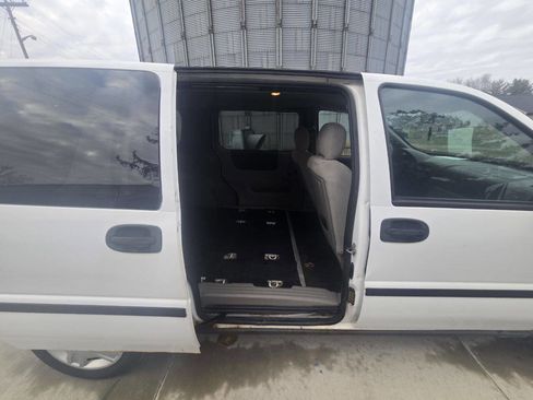 Used 2008 Chevrolet Uplander w/ Climate Package image 11