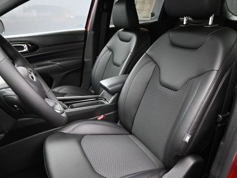 New 2026 Jeep Compass Latitude AWD/4WD image 13