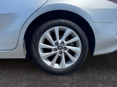 Used 2021 Toyota Camry LE FWD image 14