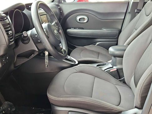 Used 2018 Kia Soul Base image 17