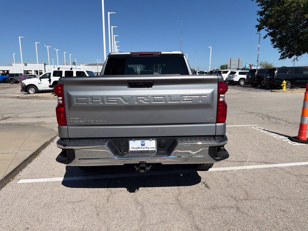 Used 2024 Chevrolet Silverado 1500 LT AWD/4WD image 4