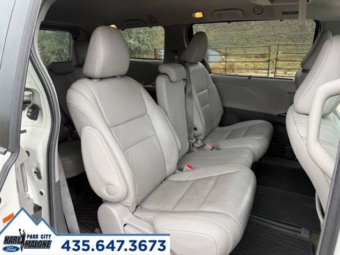 Used 2015 Toyota Sienna XLE Premium FWD image 35
