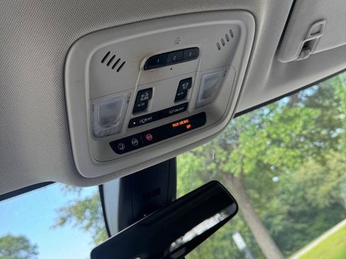 Used 2019 Chevrolet Traverse Premier w/ LPO, Floor Liner Package AWD/4WD image 25