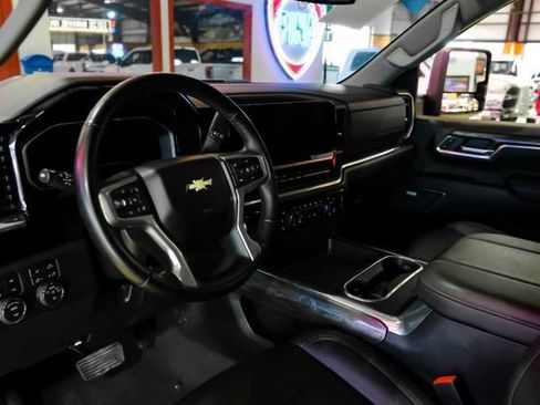 Used 2024 Chevrolet Silverado 3500 LTZ w/ LTZ Convenience Package AWD/4WD image 5