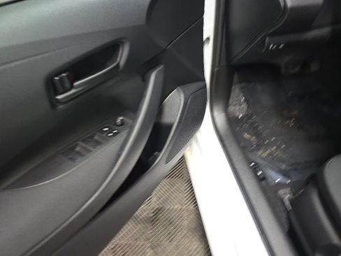 Used 2024 Toyota Corolla LE FWD image 27