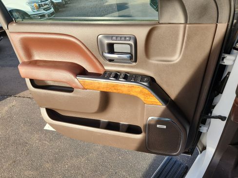 Used 2018 Chevrolet Silverado 1500 High Country image 13