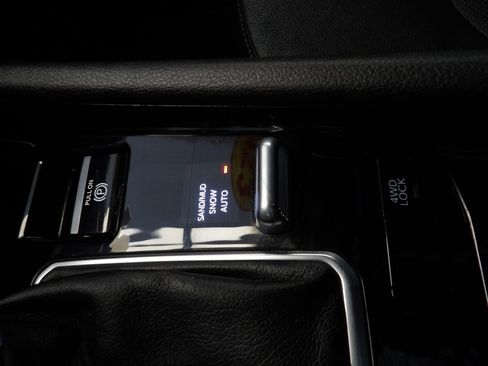 Used 2023 Jeep Compass Limited image 32