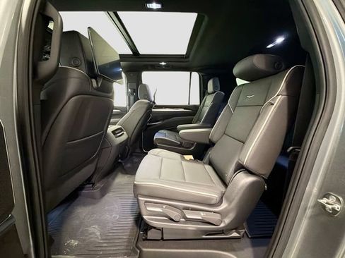 New 2026 Cadillac Escalade ESV Luxury w/ LPO, Floor Liner Package AWD/4WD image 23