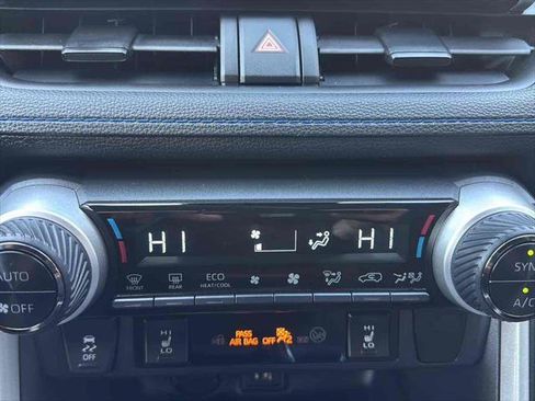 Used 2024 Toyota RAV4 SE w/ Convenience Package image 30