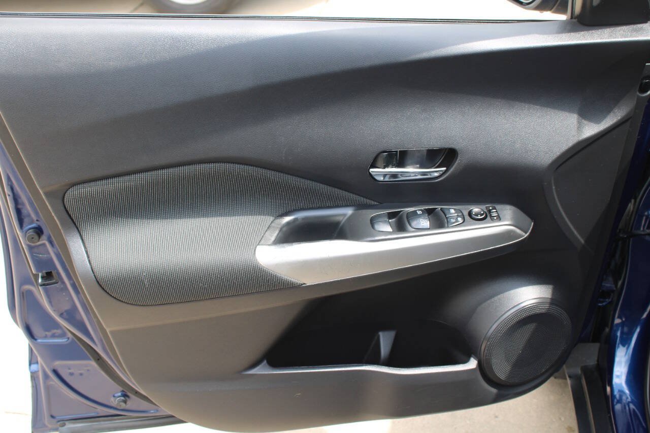 Used 2019 Nissan Kicks SV FWD image 15