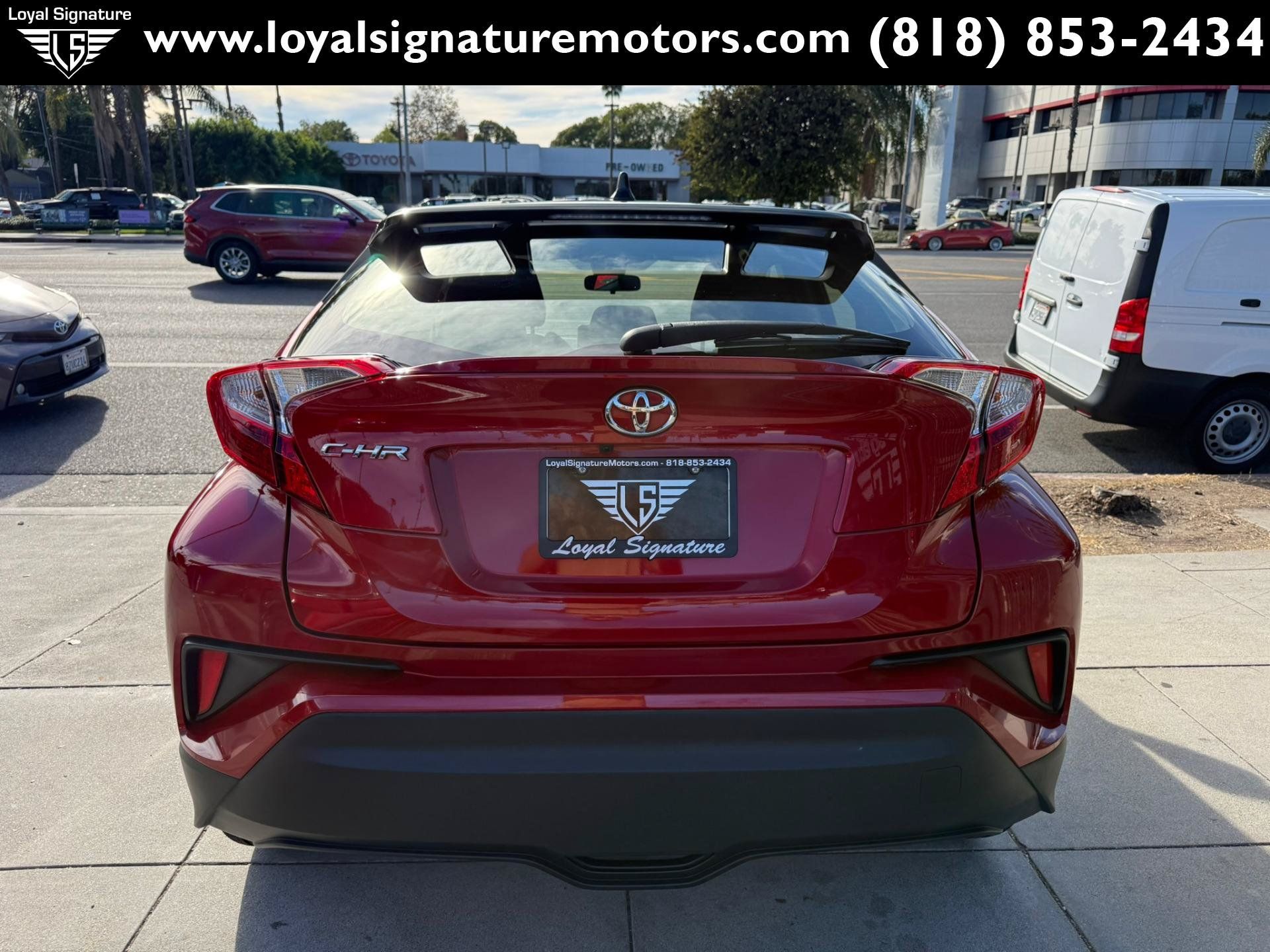 Used 2020 Toyota C-HR XLE FWD image 6