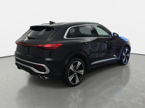 New 2025 Audi SQ5 Prestige image 5