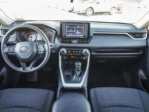 Used 2021 Toyota RAV4 XLE image 14