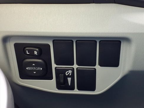 Used 2015 Toyota Prius Two image 23