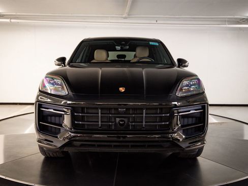 Certified 2026 Porsche Cayenne S AWD/4WD image 10