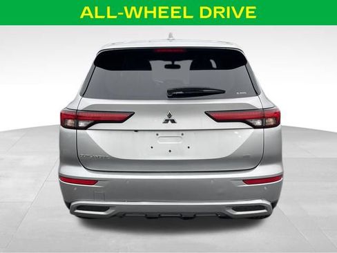 Used 2024 Mitsubishi Outlander SE AWD/4WD image 7