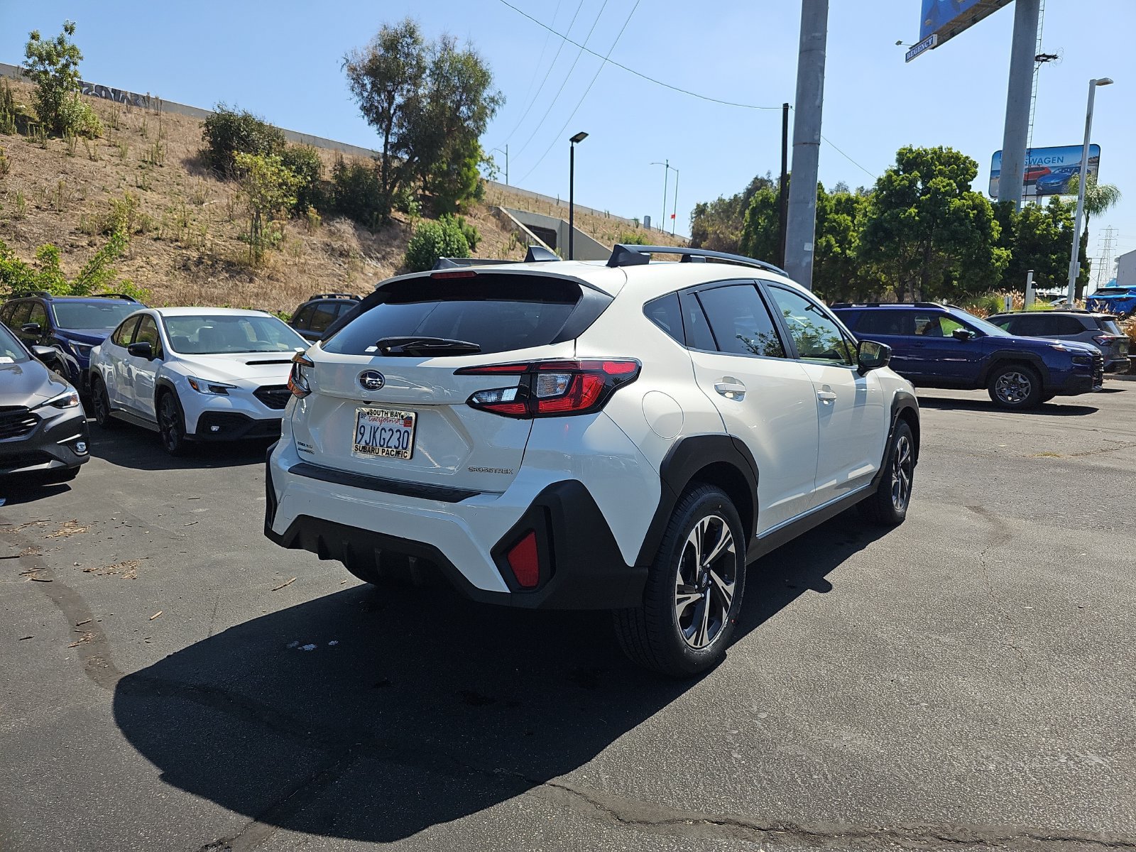 Used 2024 Subaru Crosstrek 2.0i Premium w/ Crosstrek Mirror Package AWD/4WD image 7
