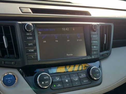 Used 2018 Toyota RAV4 Limited image 24