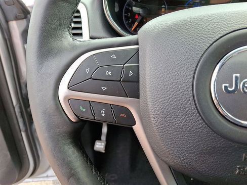 Used 2019 Jeep Grand Cherokee Altitude image 17