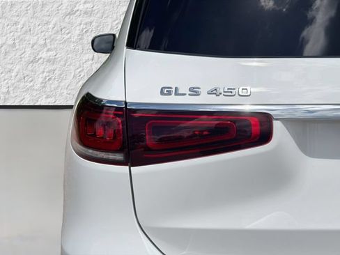 Used 2022 Mercedes-Benz GLS 450 4MATIC image 10