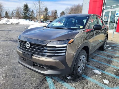 New 2026 Nissan Kicks S image 8