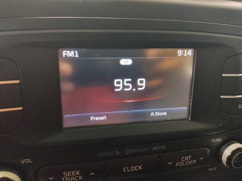 Used 2016 Kia Soul + w/ Eco Package FWD image 25
