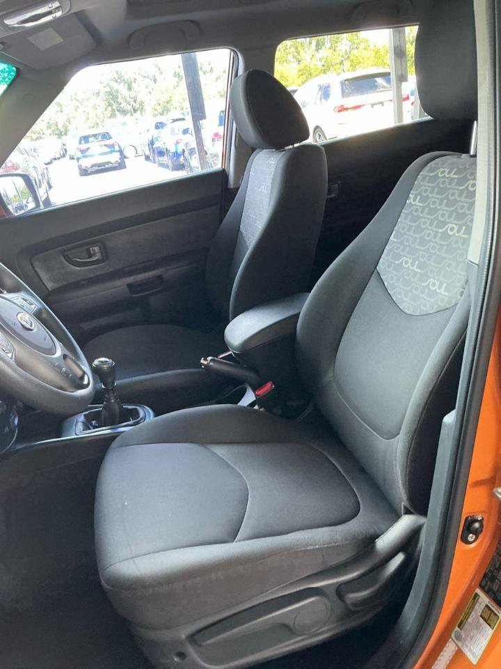 Used 2010 Kia Soul + w/ Ignition Special Edition Pkg FWD image 11