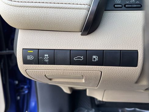 Used 2018 Toyota Camry LE image 22