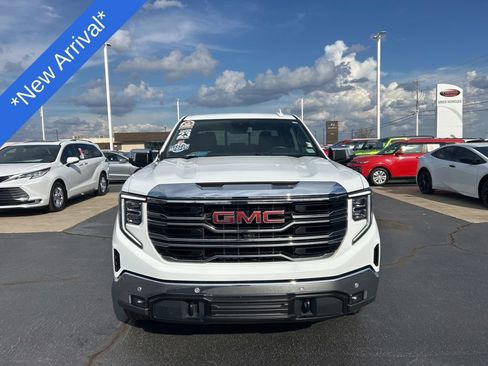 Used 2023 GMC Sierra 1500 SLT w/ SLT Premium Plus Package image 24