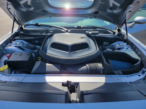 Used 2015 Dodge Challenger R/T Plus image 9