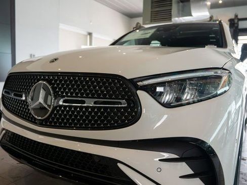 New 2025 Mercedes-Benz GLC 350e GLC 350e image 8