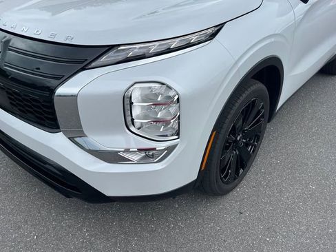 New 2026 Mitsubishi Outlander LE FWD image 9