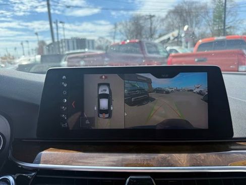 Used 2018 BMW 540i xDrive image 25