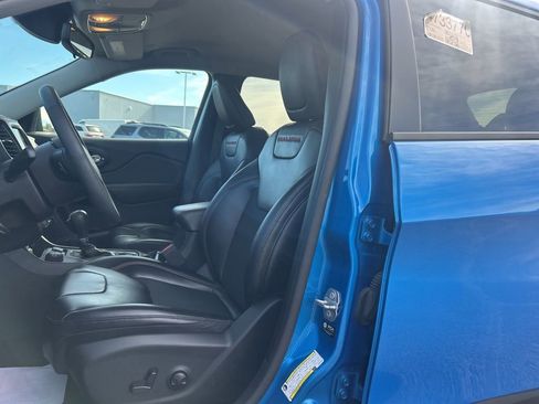 Used 2022 Jeep Cherokee Trailhawk w/ Sound & Nav Group AWD/4WD image 5