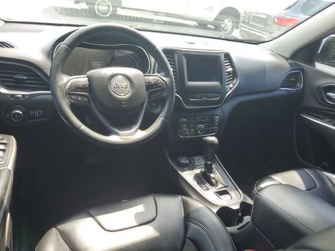 Used 2020 Jeep Cherokee Latitude Plus AWD/4WD image 10