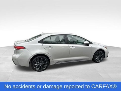 Used 2026 Toyota Corolla SE FWD image 3