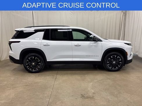 Used 2026 Chevrolet Traverse LT w/ Sun and Wheel Package AWD/4WD image 2