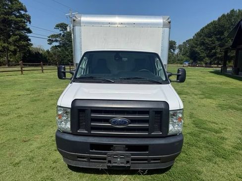 Used 2022 Ford E-350 and Econoline 350 Super Duty RWD image 9