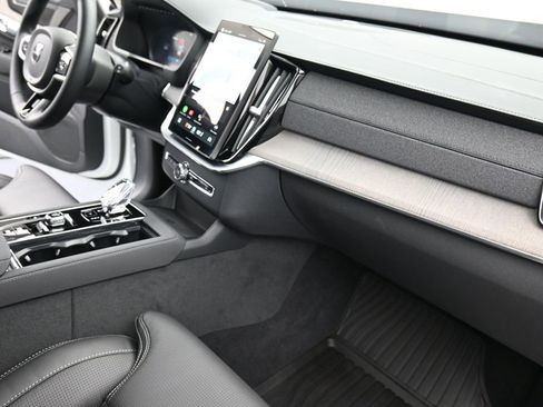 Used 2025 Volvo XC90 T8 Ultra w/ Protection Package image 20